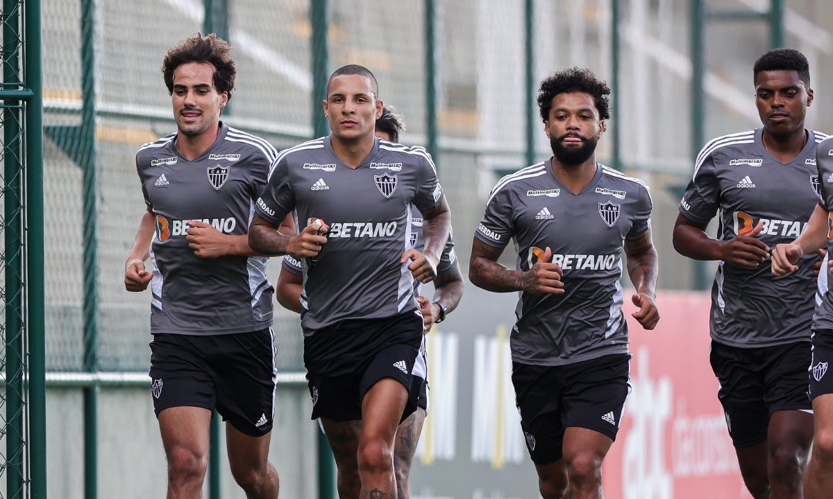 Jogadores do Atlético correm na Cidade do Galo (foto: Pedro Souza/Atlético)