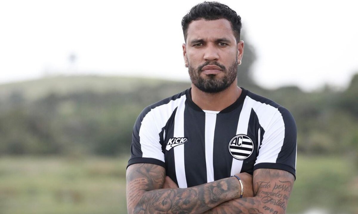 Jonathas, centroavante do Athletic (foto: Divulgação / Athletic)