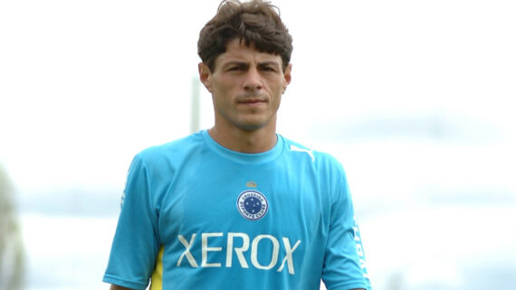 Nenê em treino no Cruzeiro na temporada 2007 (foto: Juarez Rodrigues/EM D.A Press)