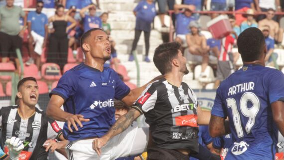 Neris durante Cruzeiro x Athletic (foto: Edesio Ferreira/EM/D.A Press)