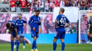Schalke 04 corre risco de  rebaixamento à Terceira Divisão na Alemanha - Crédito: 