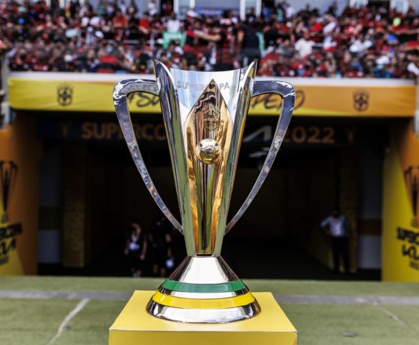 Taça da Supercopa do Brasil (foto: Pedro Martins/CBF)
