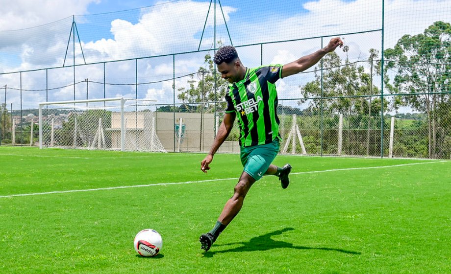 Zagueiro Wanderson (foto: Mourão Panda/América)