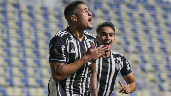 Yan e Caio Ribas comemoram gol do Atlético na Copinha (foto: Bruno Sousa / Atlético)