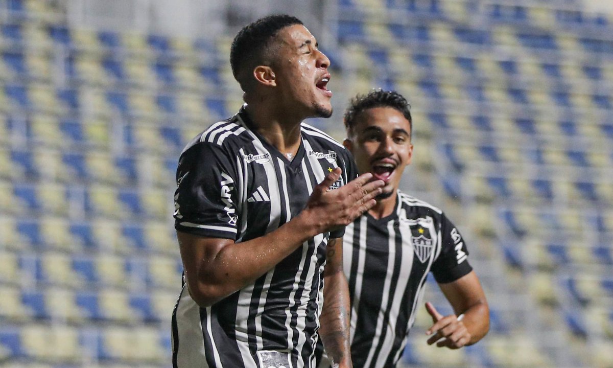 Yan e Caio Ribas comemoram gol do Atlético na Copinha (foto: Bruno Sousa / Atlético)