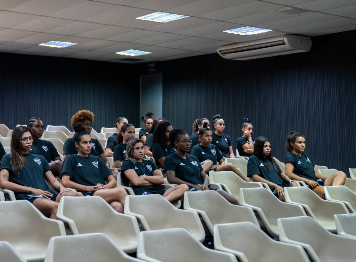 Elenco feminino do Atlético para a temporada 2024 (foto: Paulo Henrique França/Atlético)