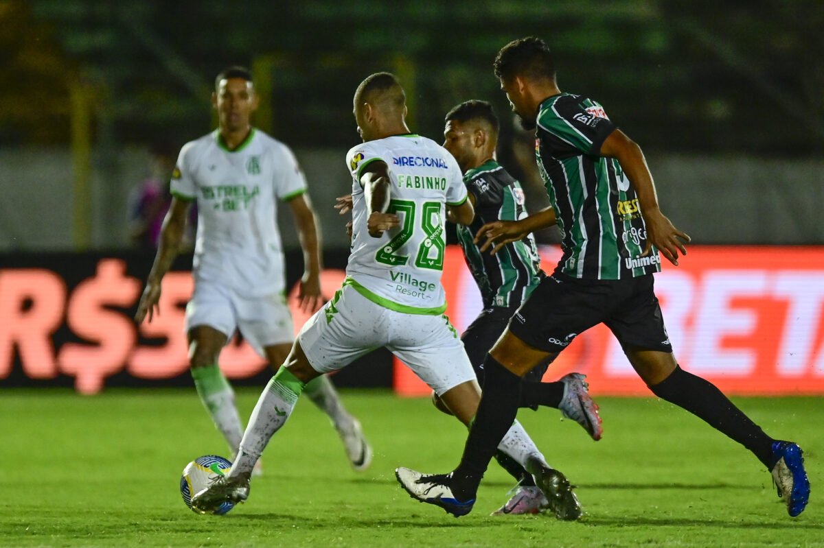 América perdeu para o Maringá por 2 a 0 (foto: Mourão Panda/América)