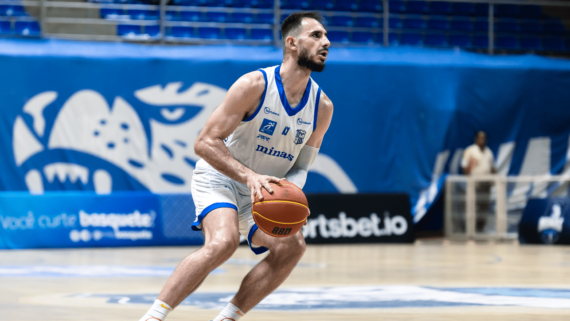 Jogador de basquete do Minas (foto: Hedgard Moraes/MTC
)