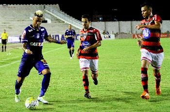 Rafael Silva em lance no jogo Campinense x Cruzeiro (foto: Leonardo Silva/Light Press/ Cruzeiro)