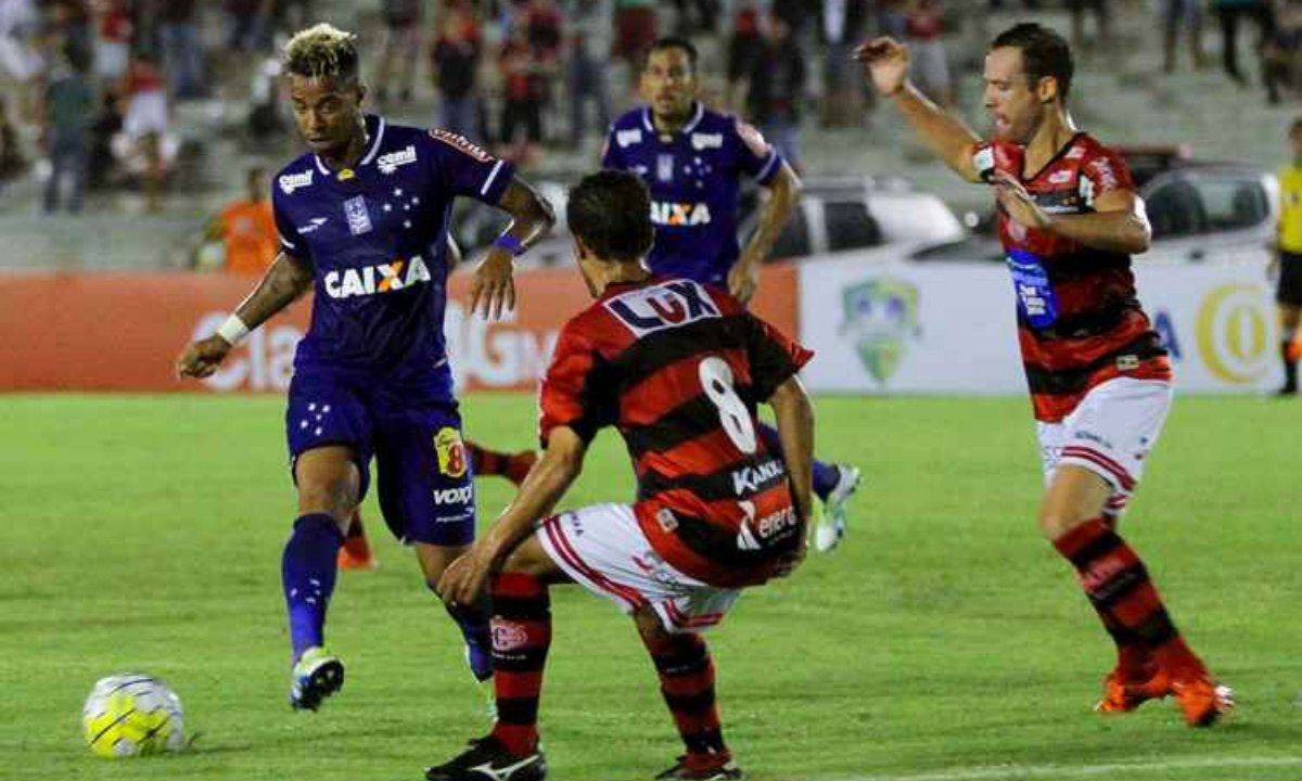 Campinense e Cruzeiro empataram por 0 a 0 na Copa do Brasil de 2016 (foto: Washington Alves/Ligth Press/Cruzeiro)