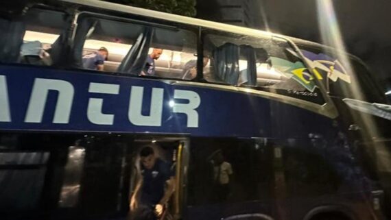 Ônibus do Fortaleza (foto: Matheus Amorim/Fortaleza)