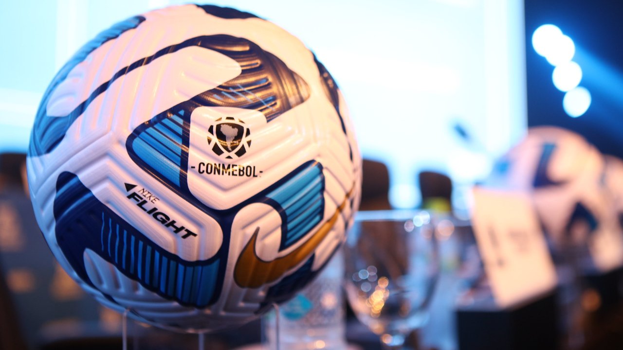 Bola da Libertadores (foto: Divulgação / Conmebol)