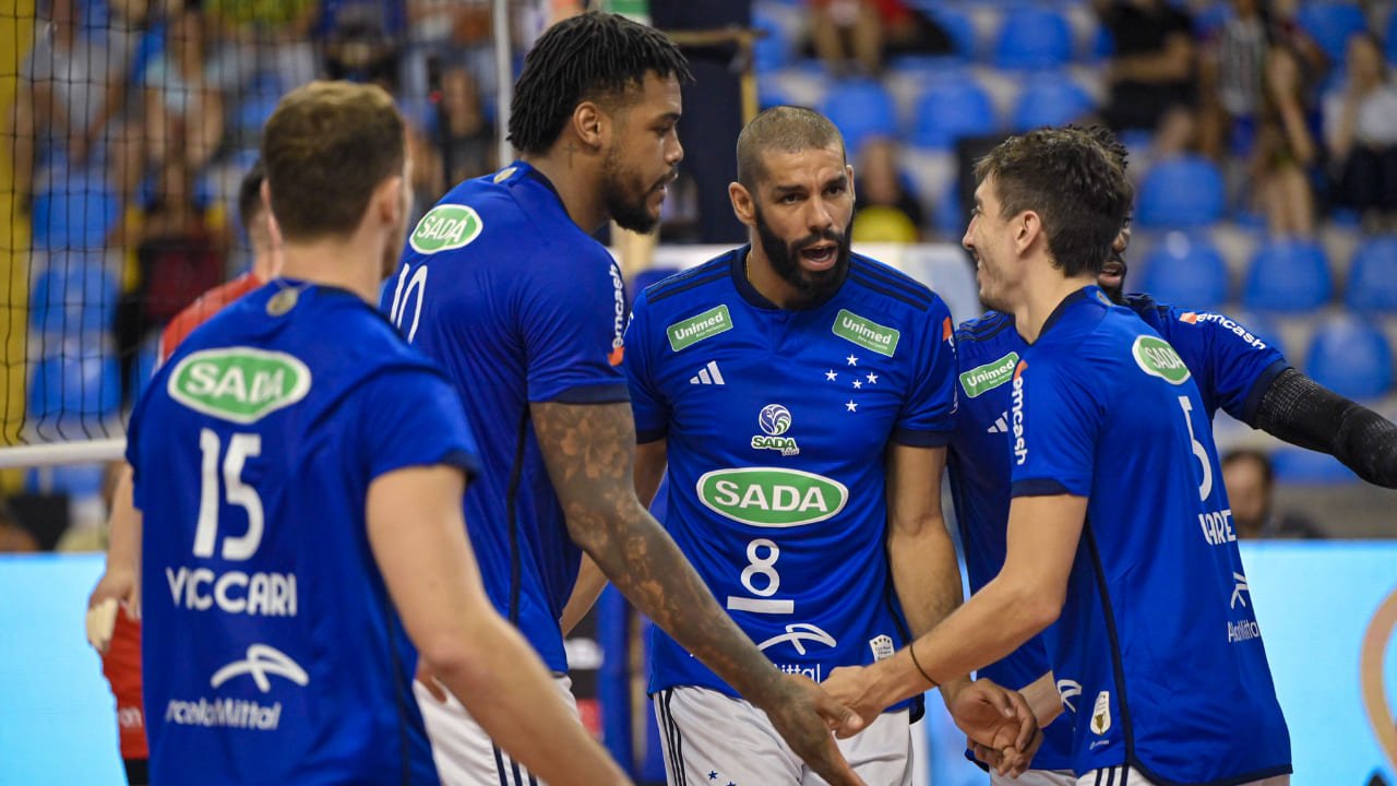 Jogadores do Cruzeiro em quadra (foto: Agência i7/Sada Cruzeiro)