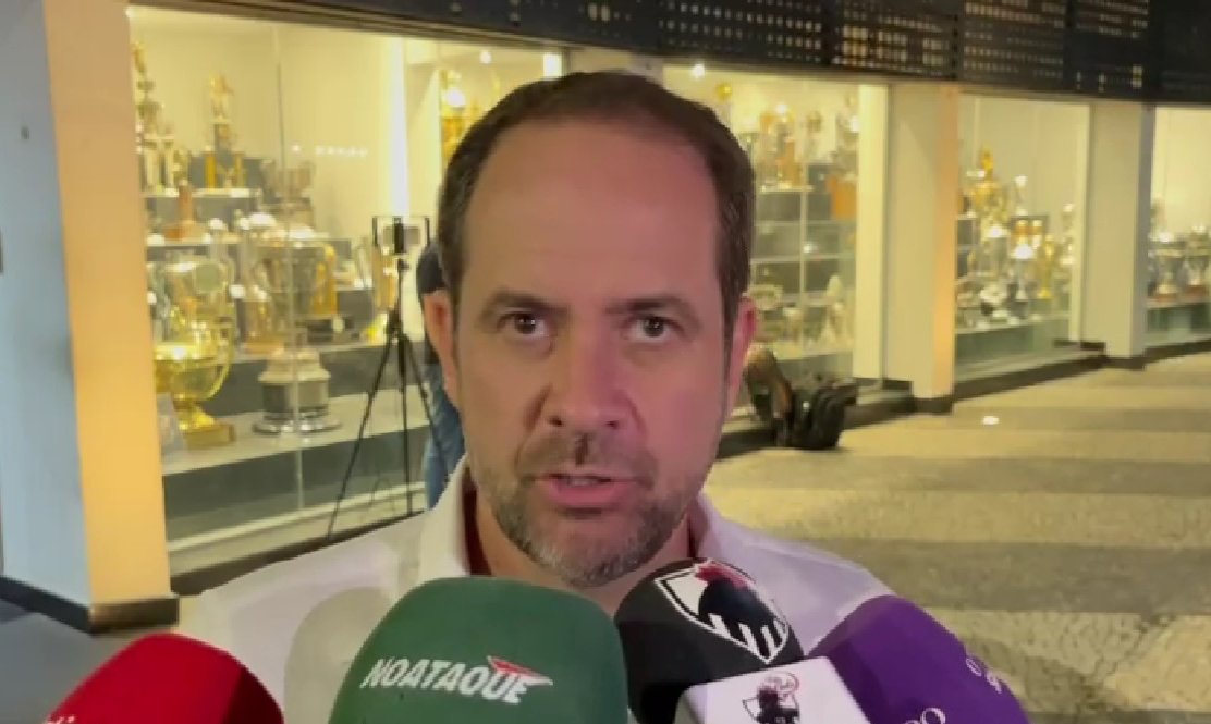 CEO do Atlético, Bruno Muzzi concedeu entrevista em frente à sede do clube (foto: Reprodução/No Ataque)