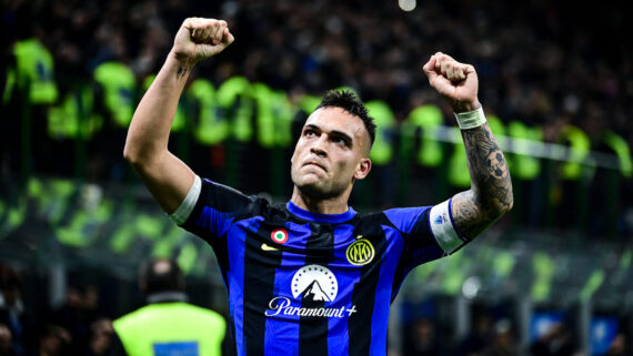 Lautaro comemorando pela Inter (foto: Piero CRUCIATTI / AFP)