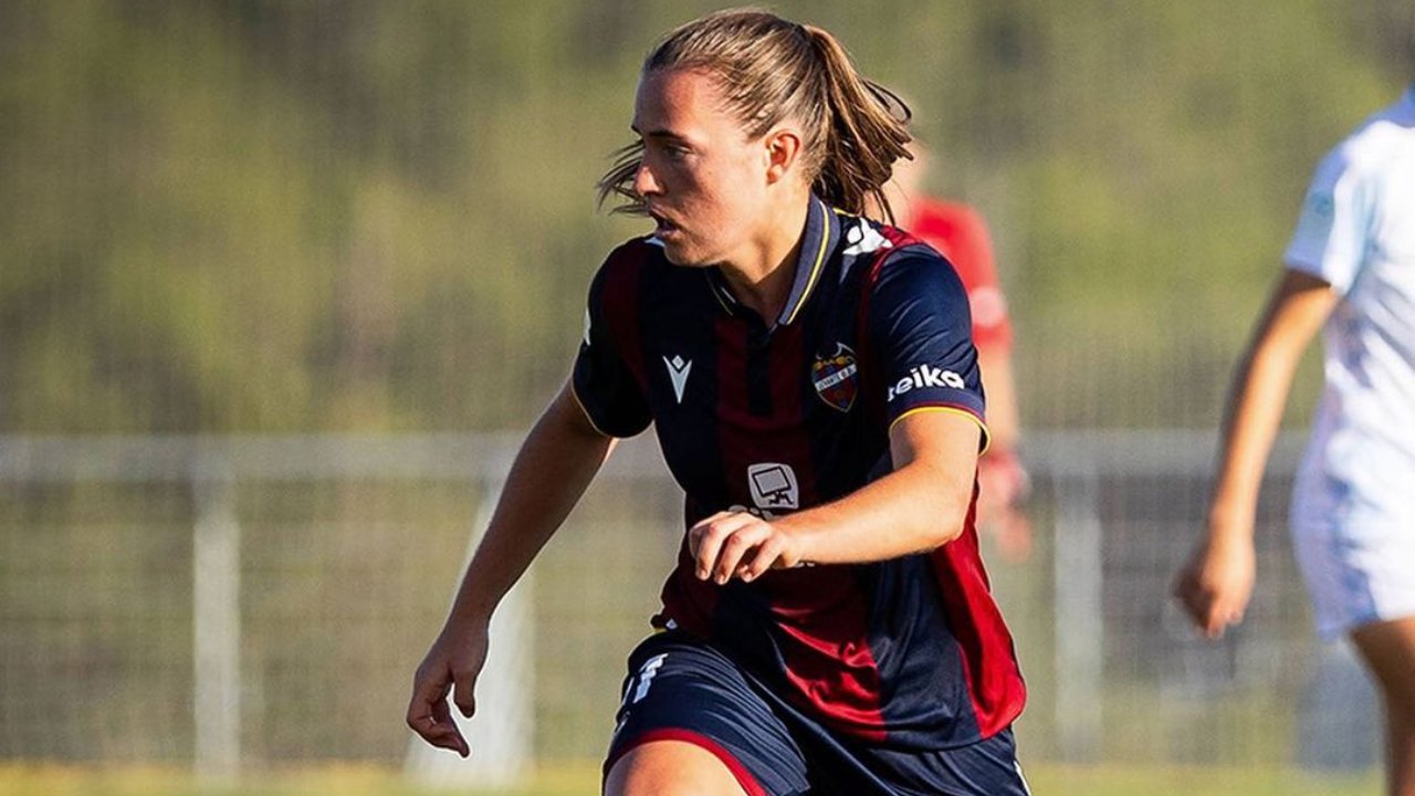 Anna Torrodà em jogo pelo Levante (foto: Reprodução redes sociais de Anna Torrodà)