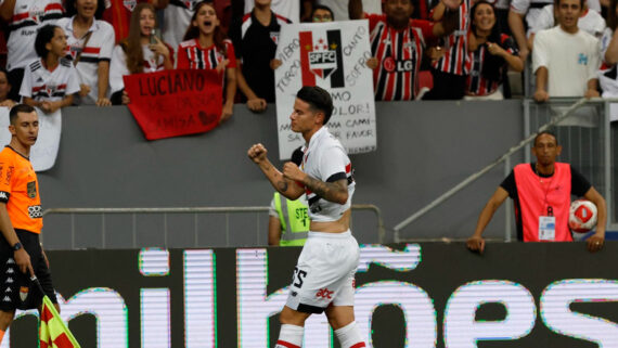 James Rodríguez comemorando gol pelo São Paulo (foto: Rubens Chiri/Saopaulofc.net)