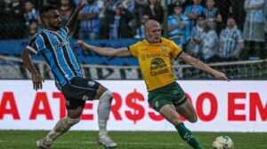 Grêmio empata sem gols com o Ypiranga  - Crédito: 