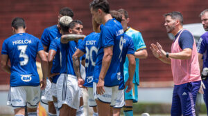 Larcamón entende que será necessário alimentar disputa no Cruzeiro - Crédito: 
