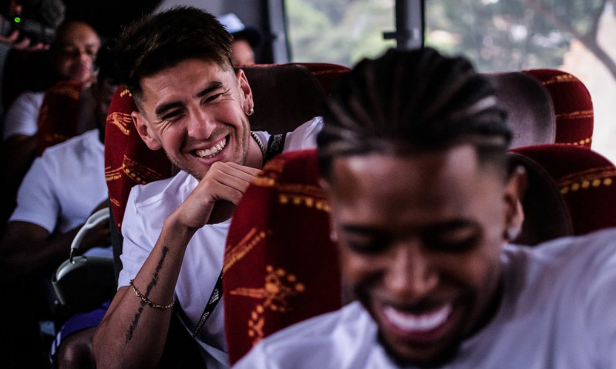 Lucas Villalba com Wesley Gasolina (foto: Gustavo Aleixo/Cruzeiro)