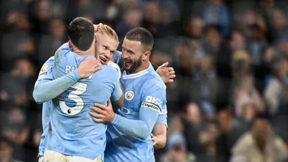 Jogadores do Manchester City (foto: Paul Ellis/AFP
)