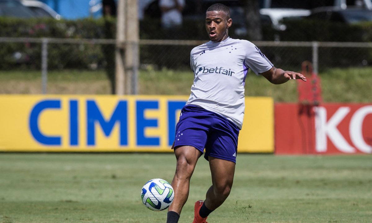 Pedrão treinou pela primeira vez com Larcamón (foto: Gustavo Aleixo/Cruzeiro)