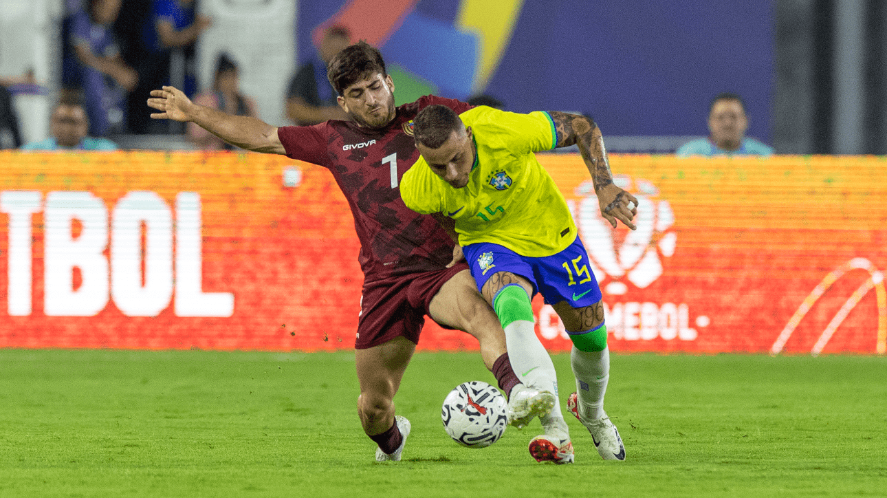 Jogadores de Brasil e Venezuela no Pré-Olímpico (foto: Joilson Marconne/CBF)