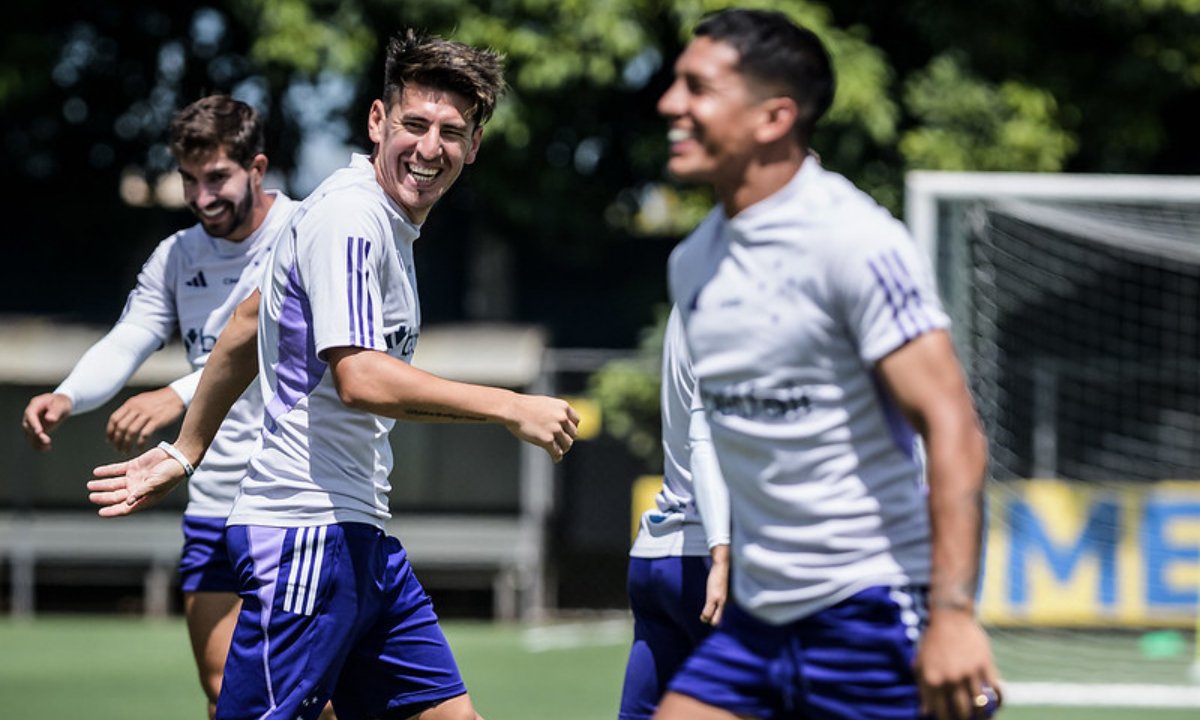 Treino do Cruzeiro na Toca da Raposa 2, em Belo Horizonte (foto: Gustavo Aleixo/Cruzeiro)