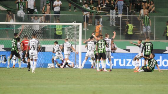 Clássico América x Atlético no Independência (foto: Alexandre Guzanshe/EM/D.A Press)