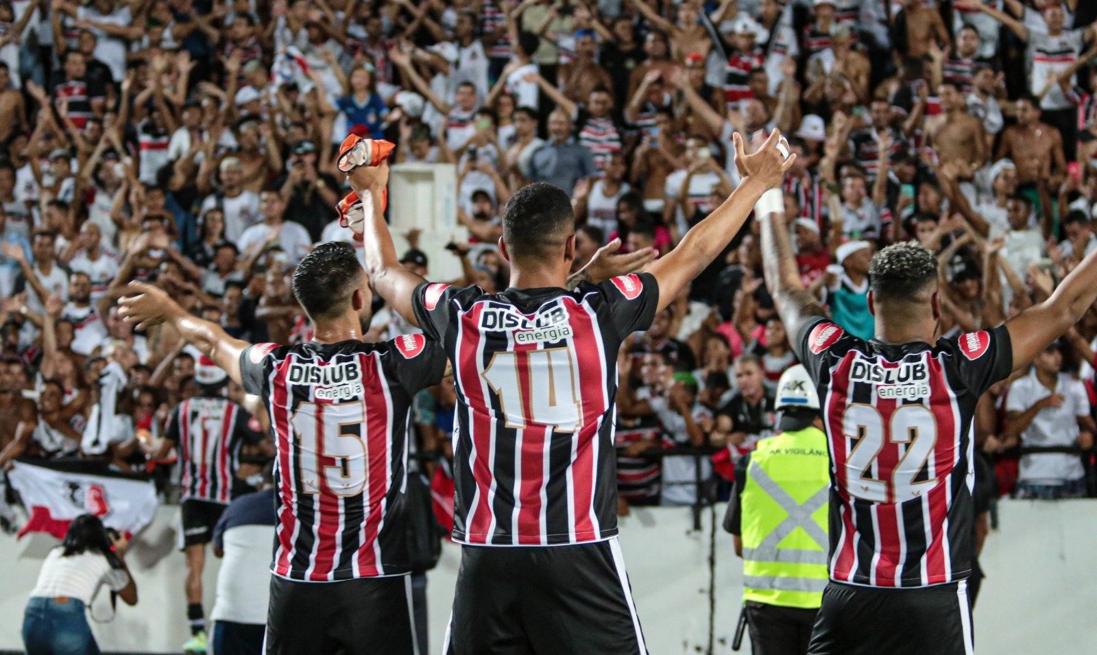 Santa Cruz está na fase eliminatória do Pernambucano (foto: Rafael Melo/Santa Cruz)