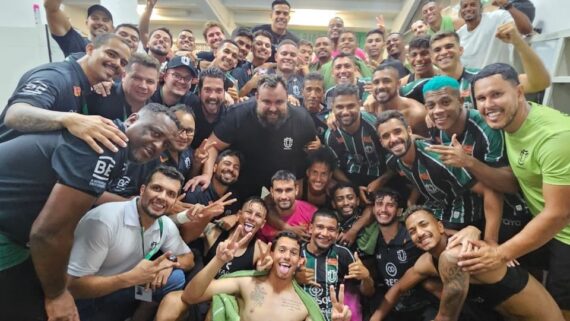 Maringá comemora vitória sobre o América na Copa do Brasil (foto: Rodrigo Araújo/Maringá Futebol Clube)