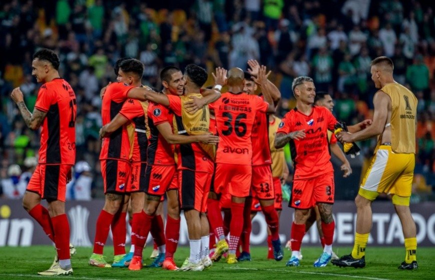 Nacional goleou o Atlético Nacional por 3 a 0 (foto: Divulgação/Nacional-PAR)