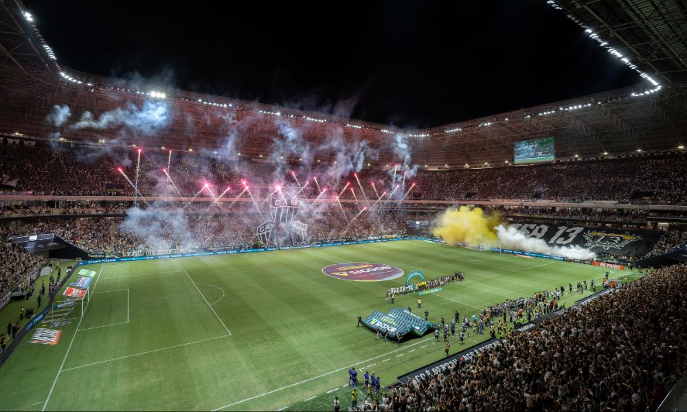Torcedores do Atlético na Arena MRV em clássico contra o Cruzeiro (foto: Daniela Veiga/Atlético)
