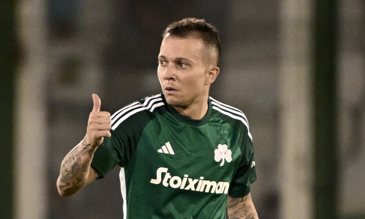 Bernard em jogo pelo Panathinaikos (foto: Angelos Tzortzinis / AFP)