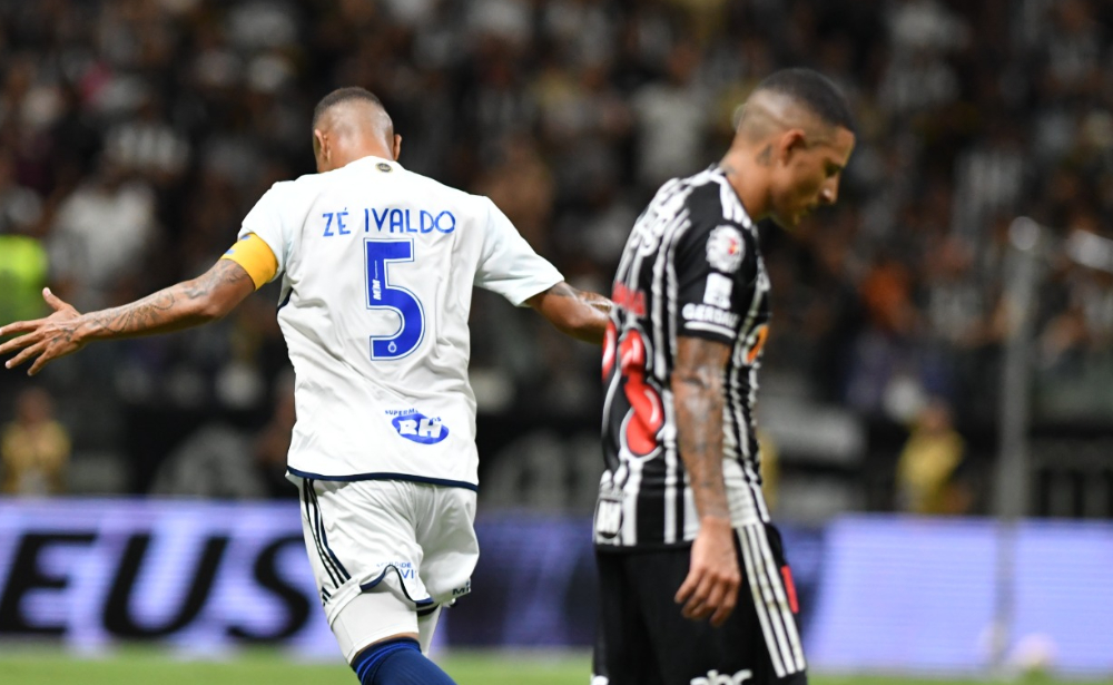 Atlético perdeu novamente para o Cruzeiro na Arena MRV - (foto: Alexandre Guzanshe/EM/D.A Press)