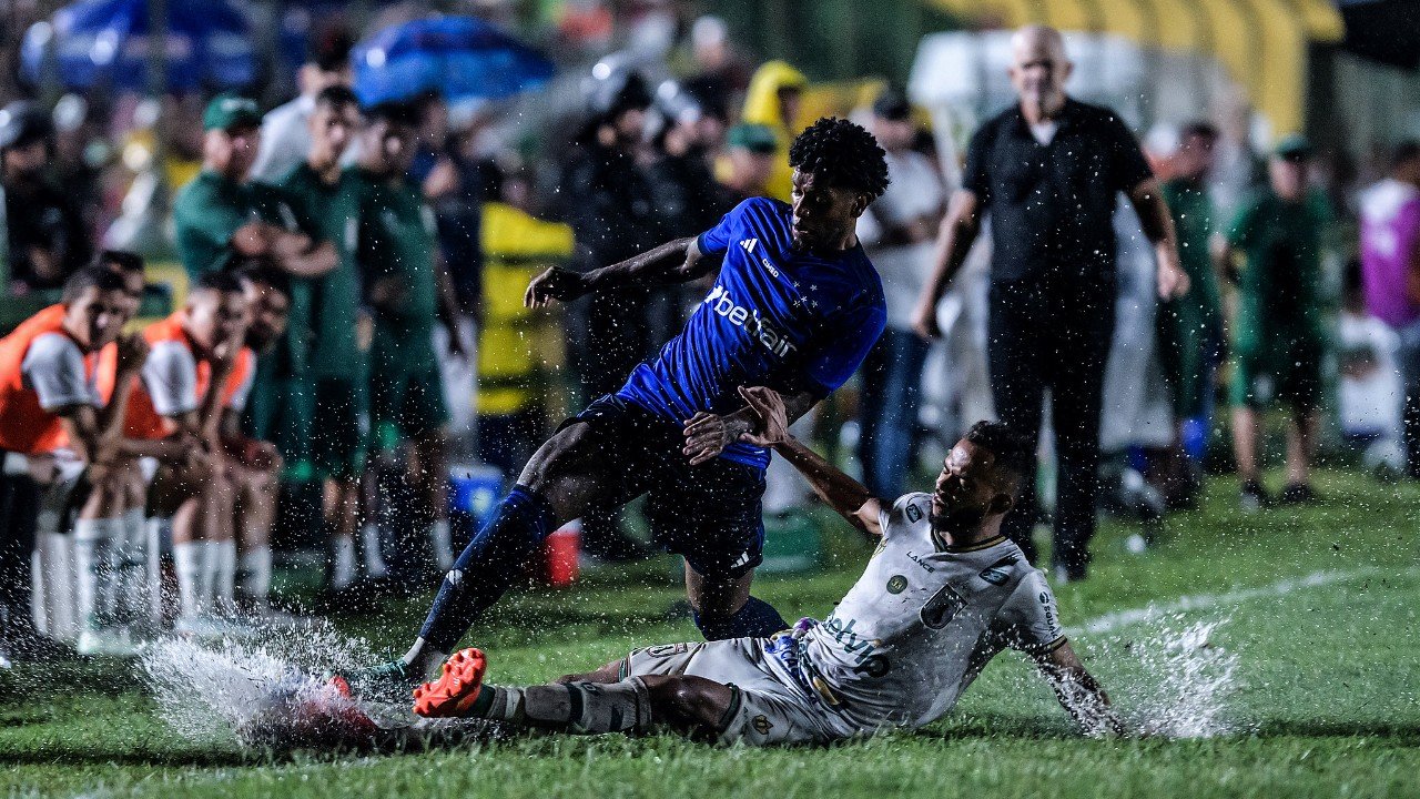 Cruzeiro perdeu para o Sousa por 2 a 0 nessa quarta-feira (21/2), e caiu da Copa do Brasil logo na primeira fase (foto: Gustavo Aleixo/Cruzeiro)