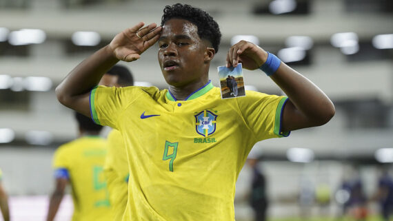 Endrick comemora gol da Seleção Brasileira no Pré-Olímpico (foto: Joilson Marconne/CBF)