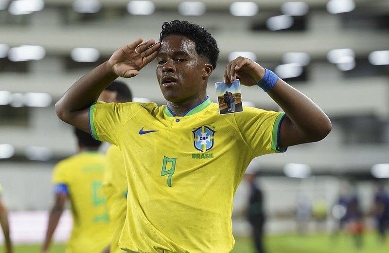 Endrick comemora gol da Seleção Brasileira no Pré-Olímpico (foto: Joilson Marconne/CBF)