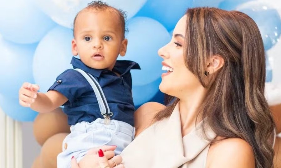 Maiára Quiderolly e o filho (foto: Reprodução)