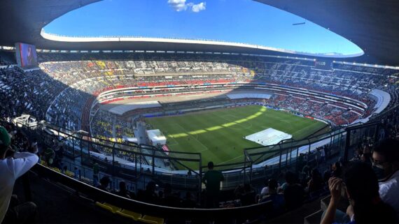 Estádio Azteca já recebeu duas finais de Copa do Mundo (foto: Alejan98/Divulgação)