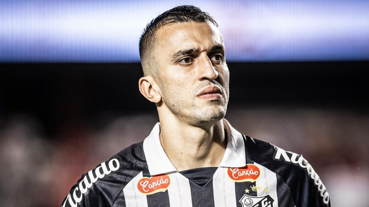 João Schmidt, camisa 5 do Santos (foto: Raul Baretta/Santos)