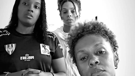 Jogadores do Tijuca Tênis Clube em vídeo gravado para denunciar caso de racismo na Superliga B (foto: Reprodução/@danisuco  no Instagram)