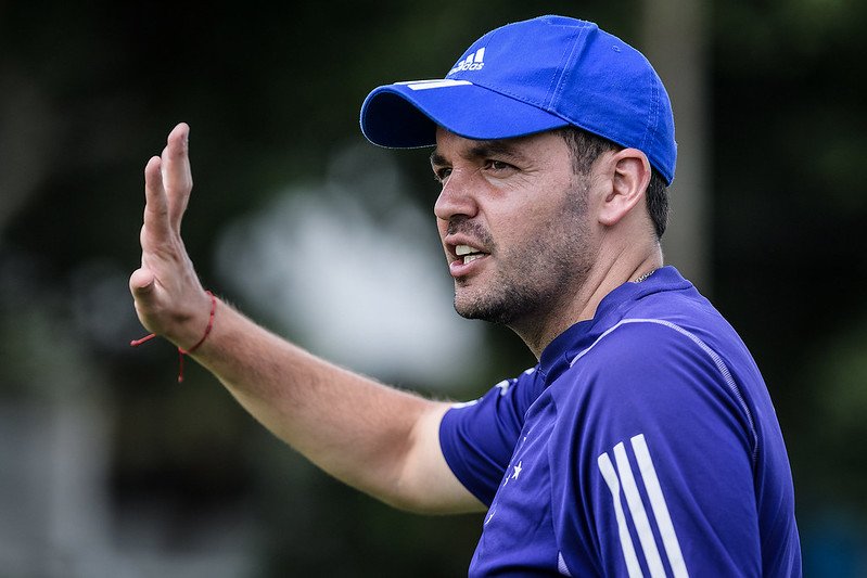 Larcamón, técnico do Cruzeiro (foto: Gustavo Aleixo/Cruzeiro)