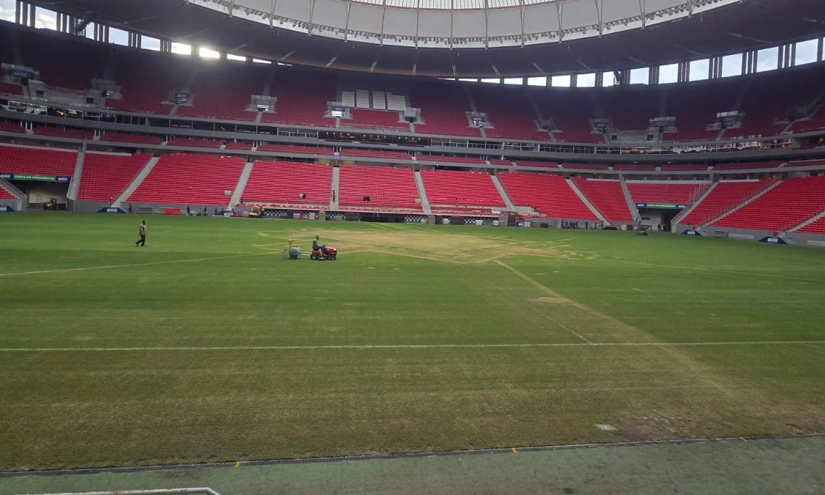 Gramado do Mané Garrincha na véspera Itabirito x Atlético (foto: Divulgação)