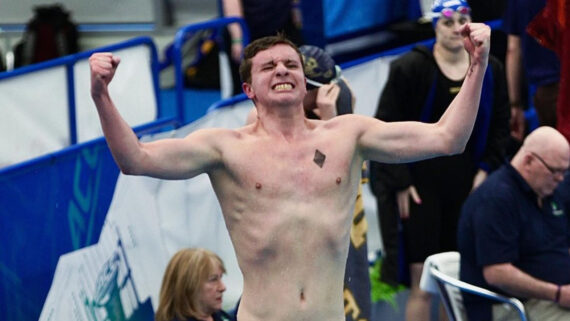 Owen Lloyd, nadador universitário estadunidense (foto: Reprodução/Instagram)