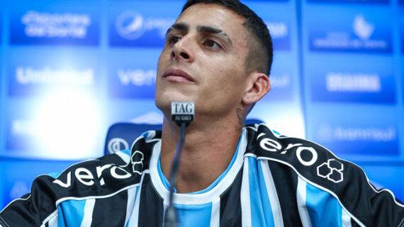 Pavón no Grêmio (foto: LUCAS UEBEL/GREMIO FBPA)