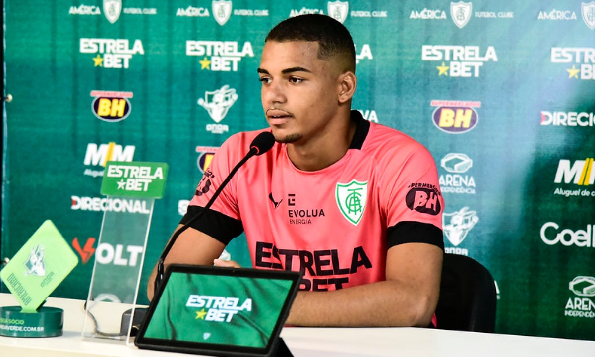 Renato Marques em entrevista no CT Lanna Drumond 