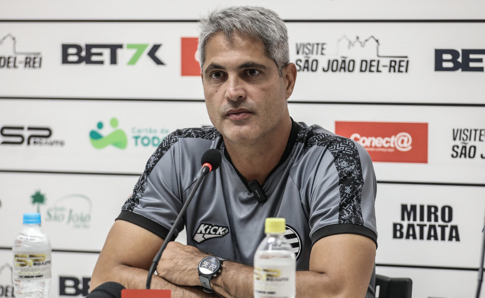 Rodrigo Santana, treinador ex-Atlético que estava no Athletic - (foto: Fernanda Trindade/Athletic Club)