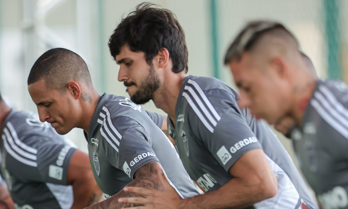 Arana, Rabello e Vargas em treino do Atlético (foto: Pedro Souza/Atlético)