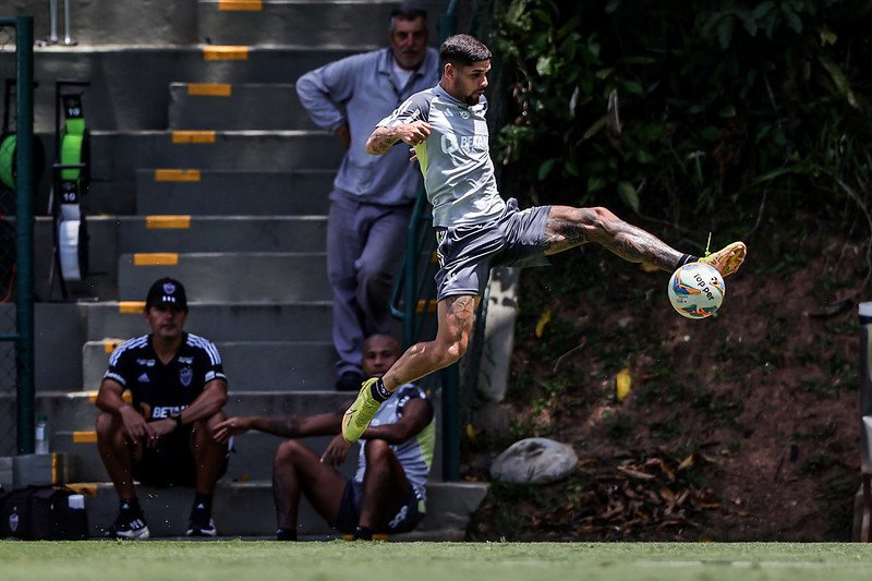 Rubens, do Atlético, durante treino na Cidade do Galo (6/3) - (foto: Pedro Souza/Atlético)